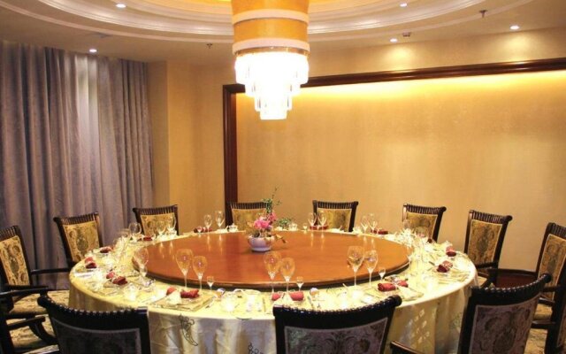 Fengcheng Hotel