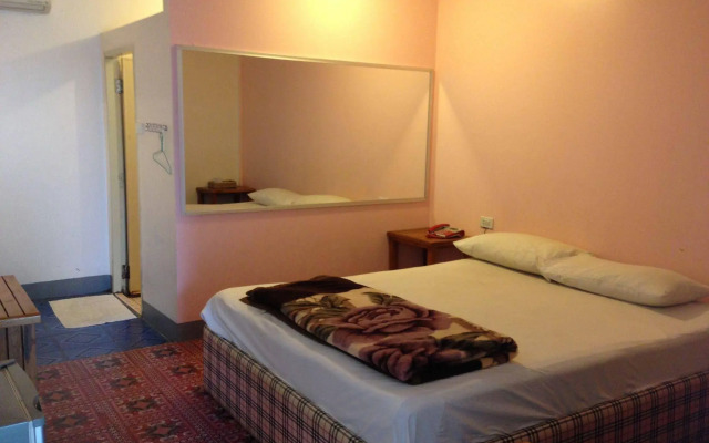 Natpob Sleep Station Motel