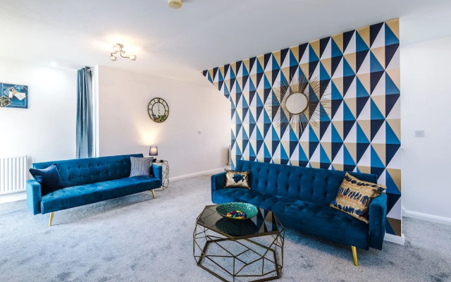 3 Bed House Manchester by MCR Dens