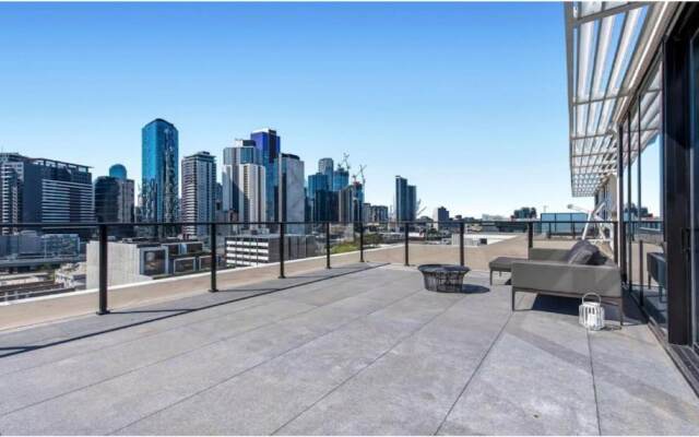 Luxury Penthouse with Bay and City Views