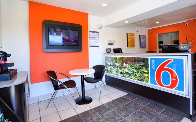 Super 8 by Wyndham Walnut Creek