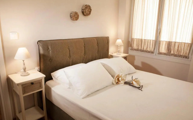 2-spaces comfy Bentzi apartment 7 with balcony in Pagrati