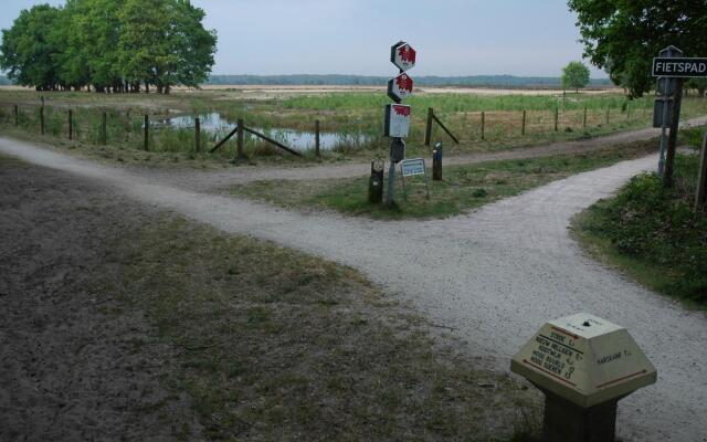 Attractive Bungalow with Covered Terrace near Veluwe