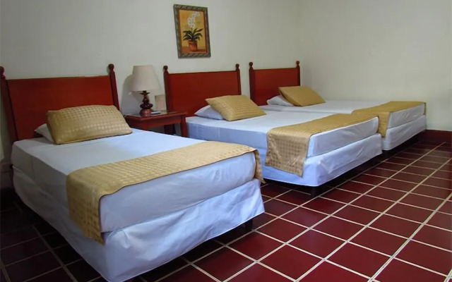 Hotel Villa Serena Flor Blanca