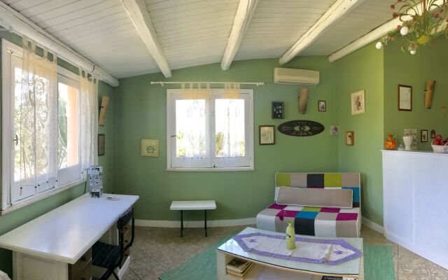 Country Villa with Swimming Pool