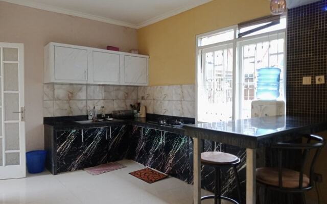 Villa Kota Bunga Azalea