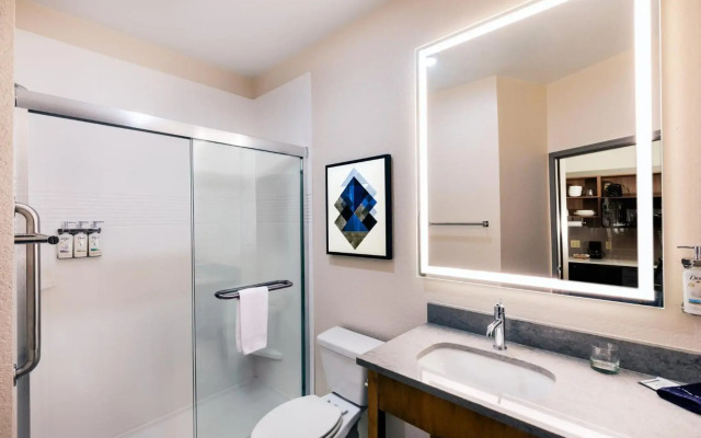 Candlewood Suites Fayetteville – University of Arkansas by IHG