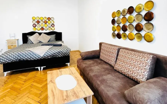 Comfortable 1BR Lounge Westbahnhof