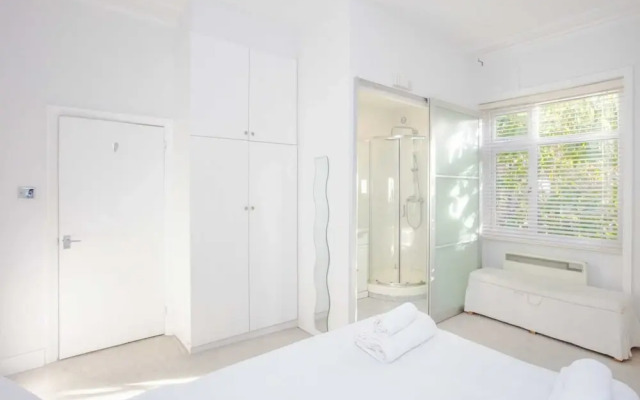Bright and Spacious 1 Bedroom in West Hampstead