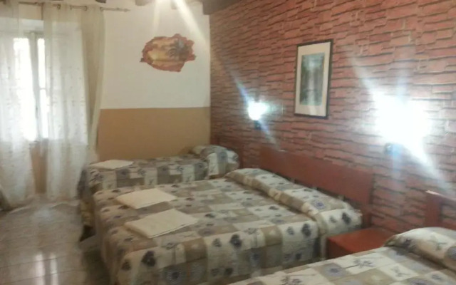 Roxena House
