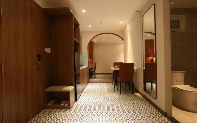 Lanura Apartments and Hotel