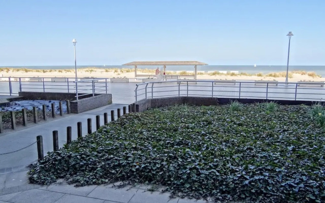 Studio in Nieuwpoort With Stunning Sea View