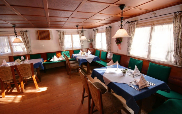 Hotel Adler