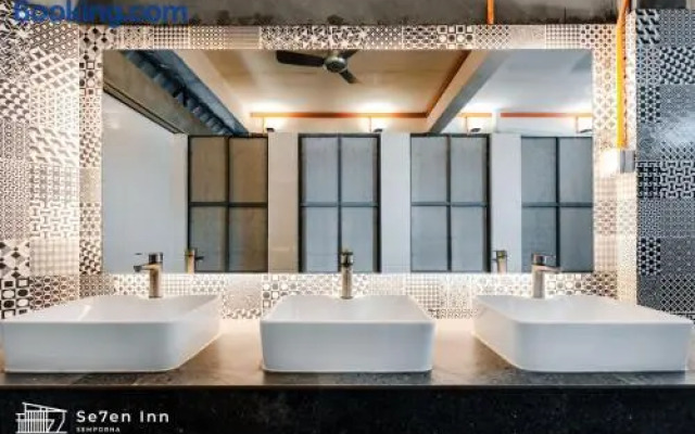 SPOT ON 90367 7 inn Semporna