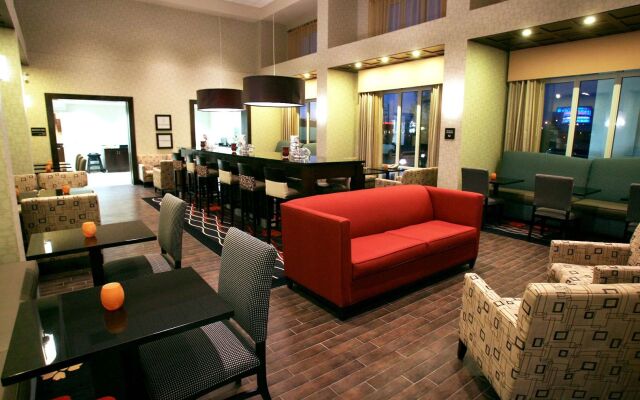 Hampton Inn & Suites by Hilton Red Deer