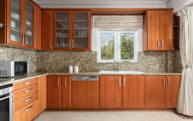 Eretria Luxurious Seafront Villa