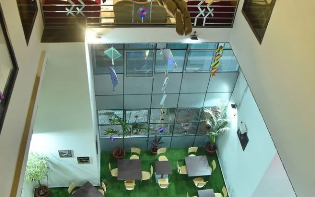 OYO 9649 Hotel Vijay Palace