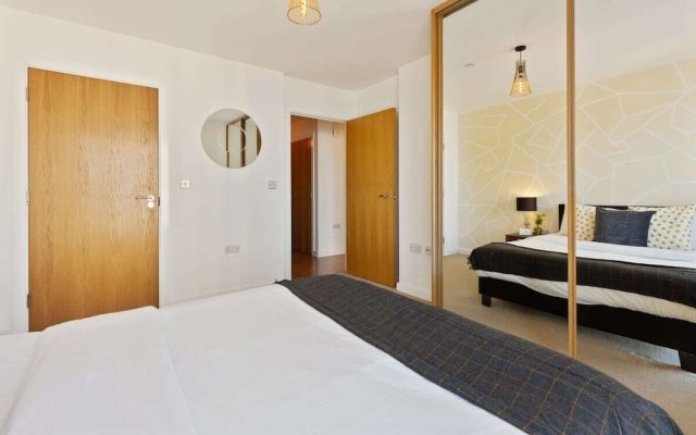 Amazing 2 Bed Apt W Balcony Nr O2 Arena And Excel