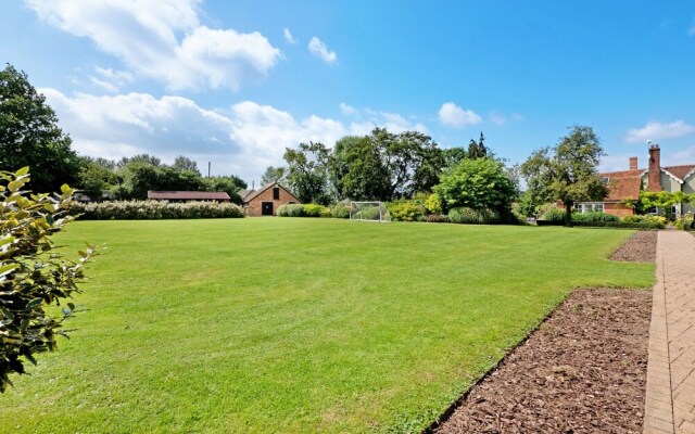 Barn House, Large Period Property Grade II Listed