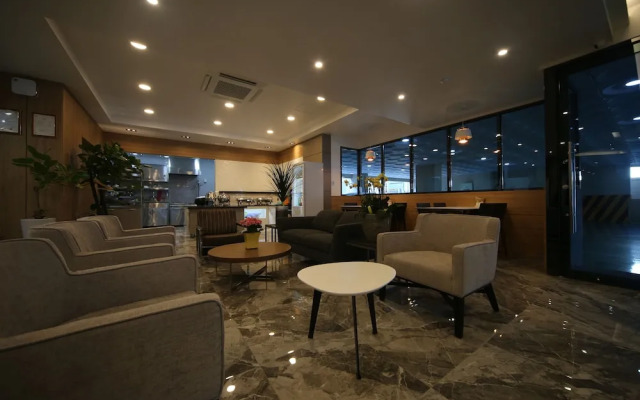 Hotel J's