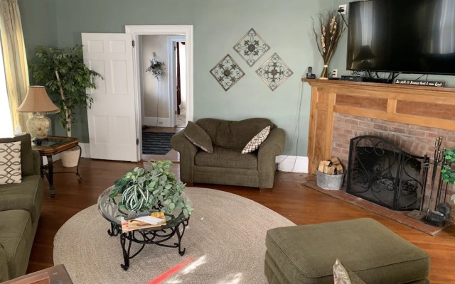 Centennial Inn Bed & Breakfast