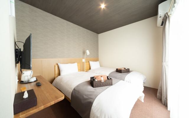 Kamogawa Higashi House