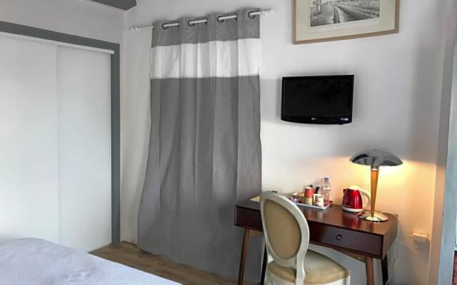 Les Yeux Bleus Bed & Breakfast