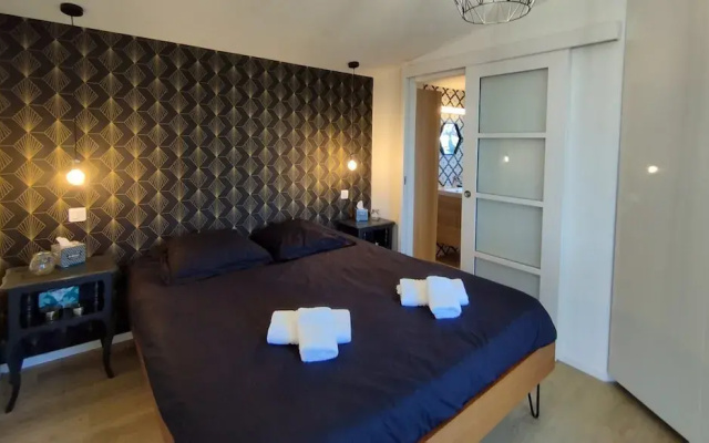Superb Villa With sea View Near the Beach