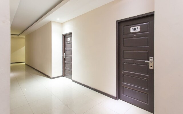 Hotel Sejati by OYO Rooms