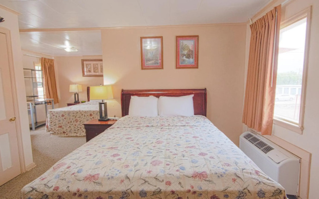 Sunflower Motel
