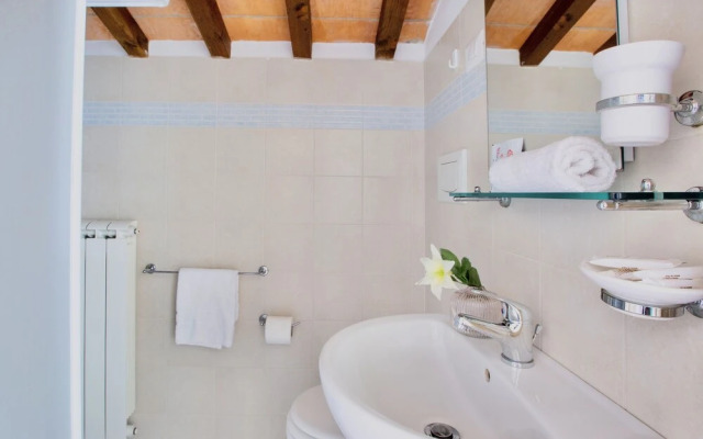 Residence con piscina a Vada A.C WIFI