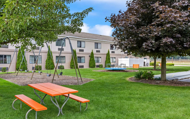 Comfort Inn Ludington near US-10