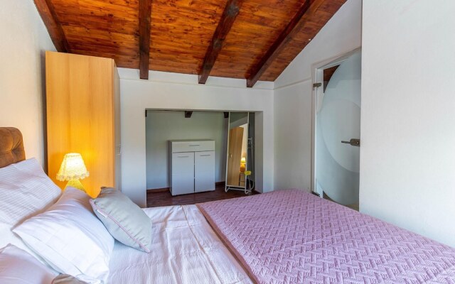 Beautiful Home in Crikvenica With Wifi, 2 Bedrooms and Jacuzzi