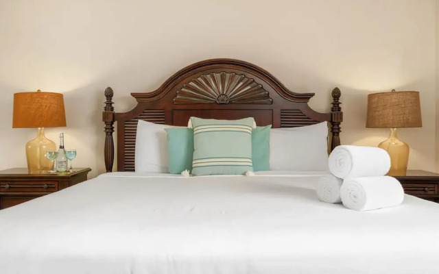 Beautiful Gated Community Retreat Near the Beach