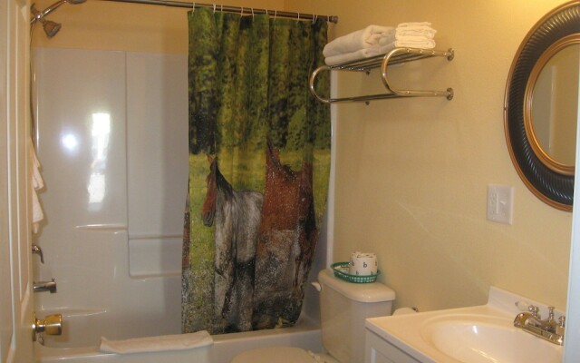 Western Motel Lovell