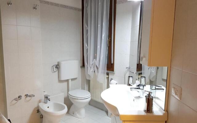 Apartment With 2 Bedrooms in Chiozzola, With Balcony