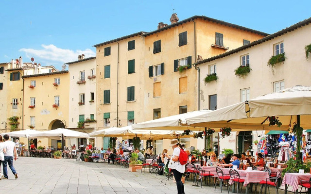 Renata Lucca in Lucca