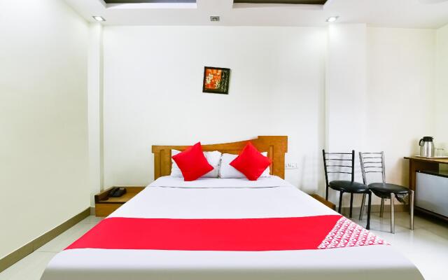 CAPITAL O 61493 Hotel All Seasons