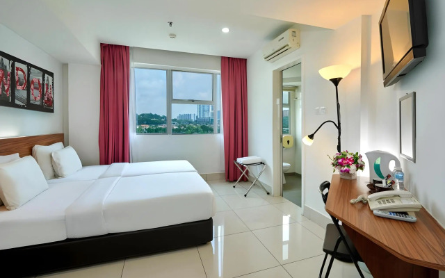 V Hotel