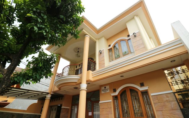 Maharani Guesthouse Tebet Syariah - Hostel