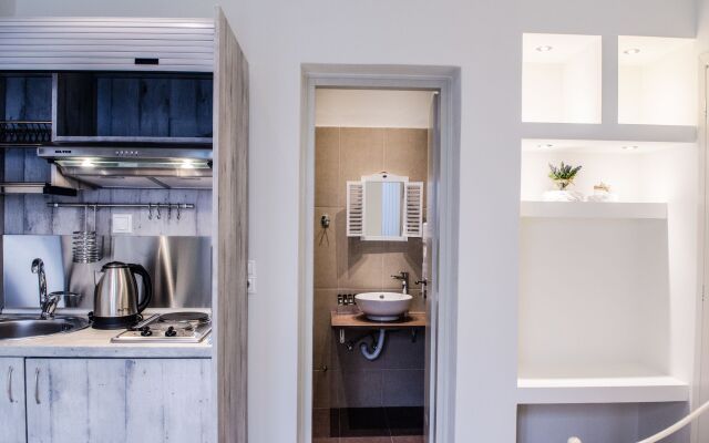 Naxos Petite Studios