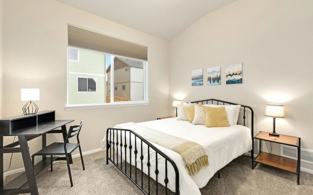 Family-friendly Ranch Style Home near Boyd Lake!