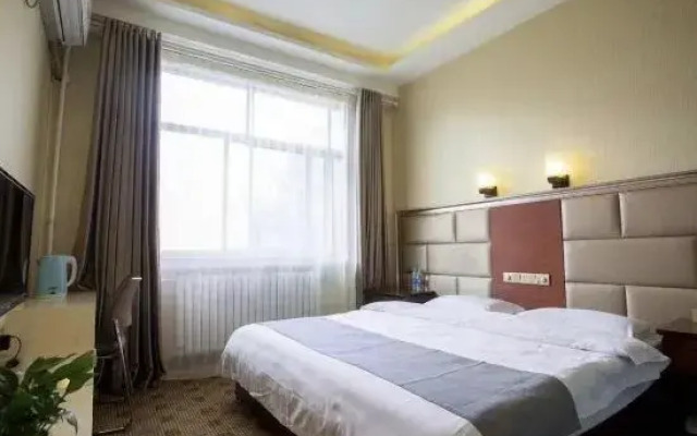 Dingxi Leju Business Hotel (Zhonghua Road)