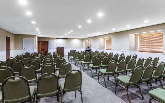 Microtel Inn & Suites by Wyndham Stockbridge/Atlanta I-75