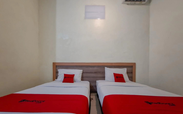 Super OYO Collection O 2383 Andongkoe 64 Salatiga – Guest Rooms – Salatiga