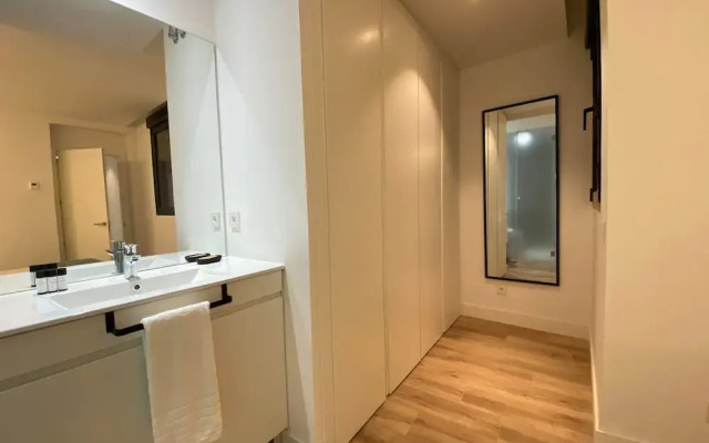 w Majestic 2BR at Palacio Real