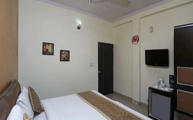 OYO 14875 The Imperial Residency