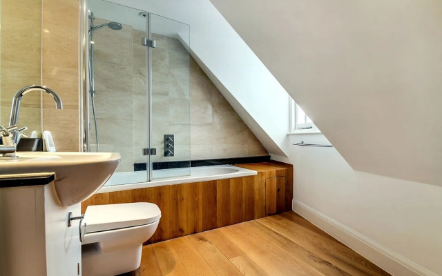 Pont Street Mews Townhouse