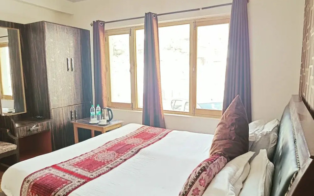 Munna Palace
