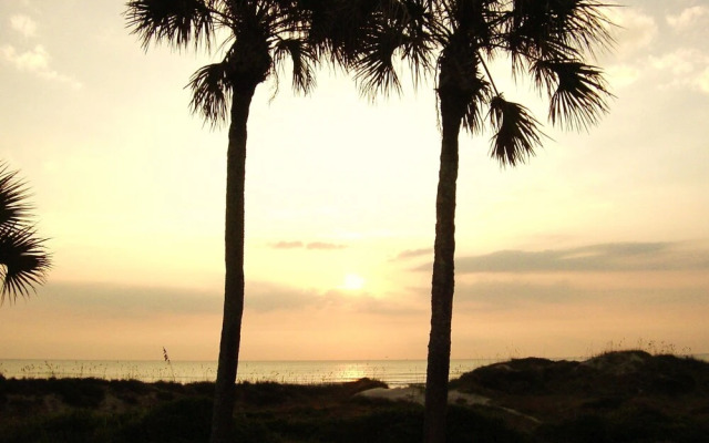 Beachers Lodge by Vtrips